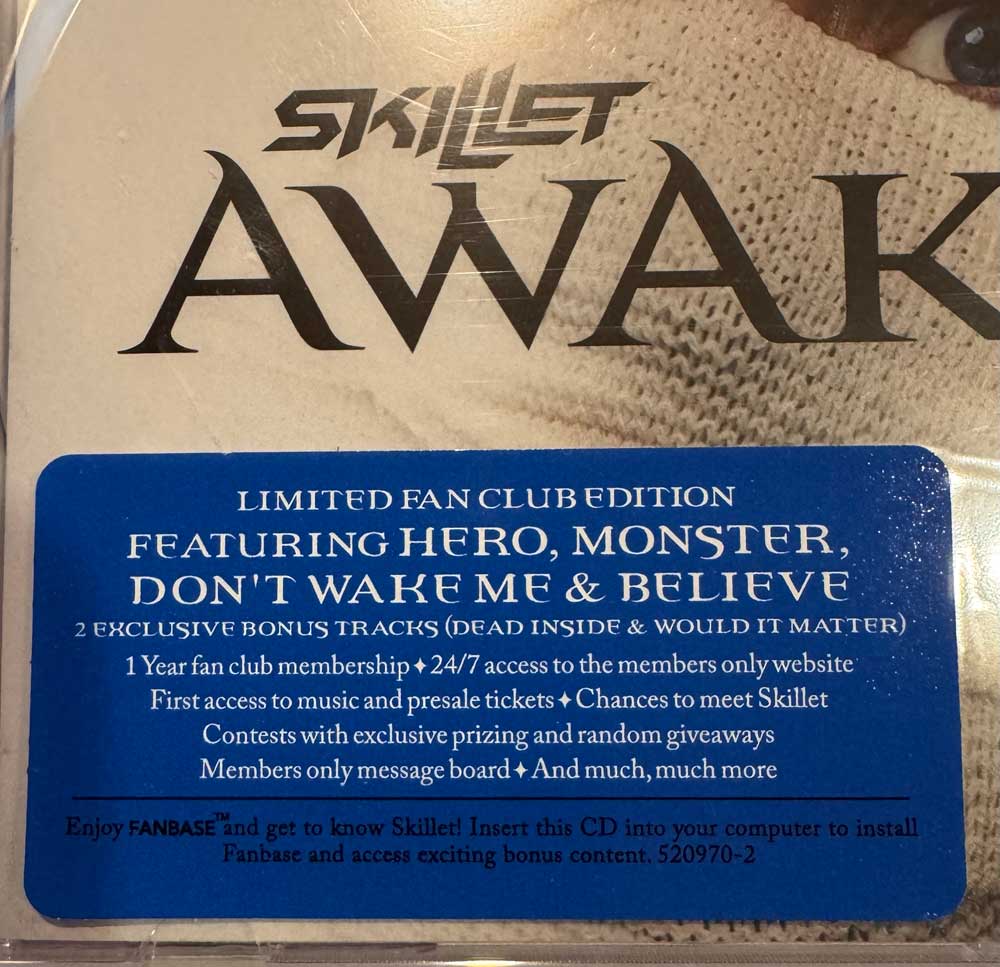 Skillet: Awake CD (Deluxe Fan Edition)